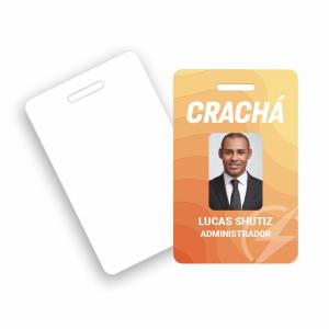 CRACHÁ PERSONALIZADO PVC 5,5x8,5cm 4x0 / 4x4 4x0 / 4x4 Borda Arredondada Furado